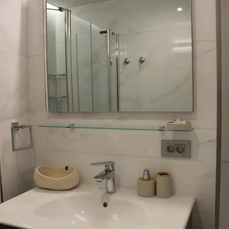 Apartment Breezy In Taksim360